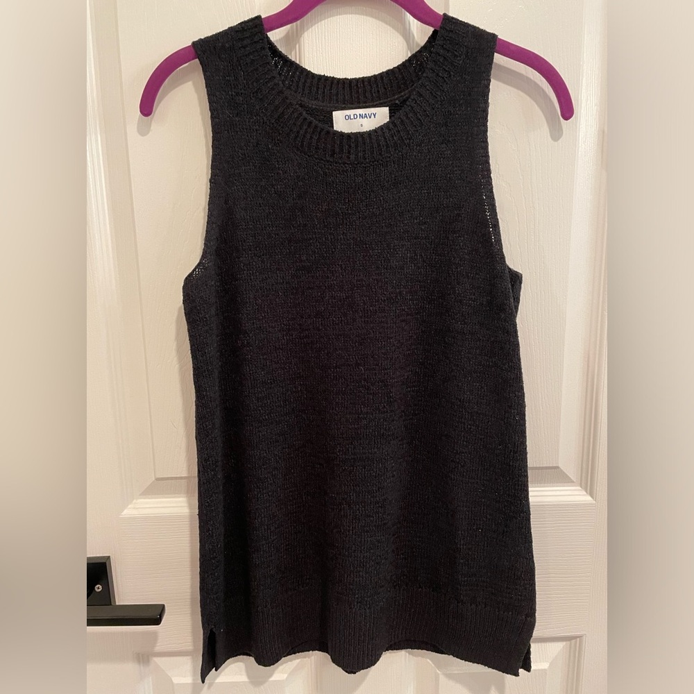 Old Navy Women’s Sleeveless Top High Neck Crew Knit